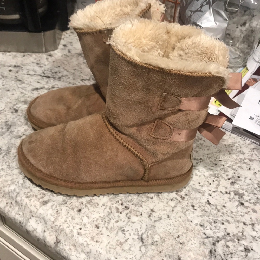 Bailey bow uggs!!!
